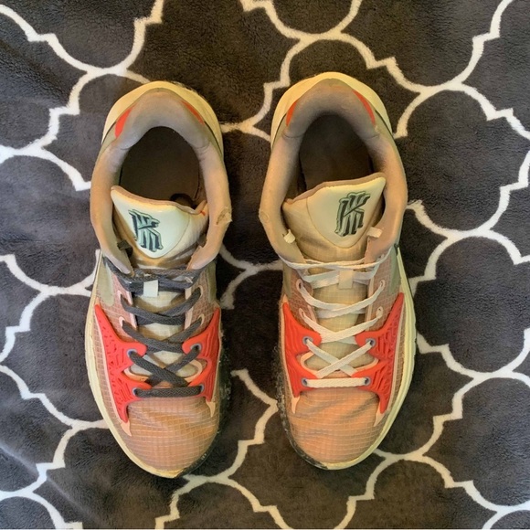 Nike Kyrie 4 Low “Pale Coral” - Picture 3 of 6